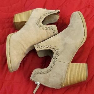 Dolce Vita Tan Suede Booties